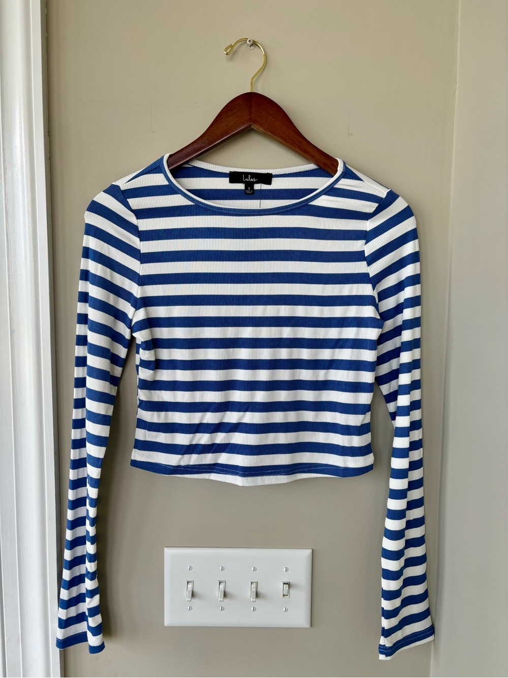 Lulus Blue and White Striped Ribbed Knit Long Sleeve Crop Top small NWT